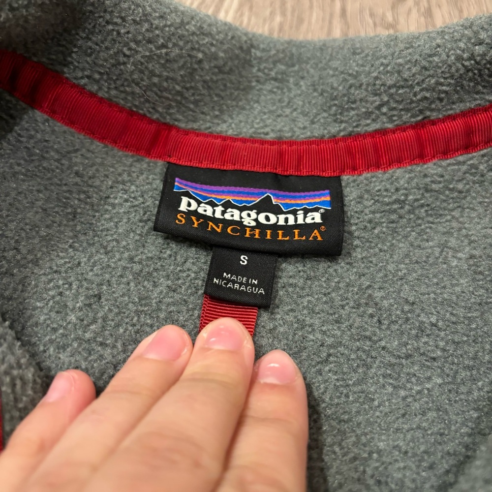 Patagonia Synchilla Snap-T Fleece Pullover‎ Charcoal Gray/Teal/Red Women’s Small - Picture 3 of 5